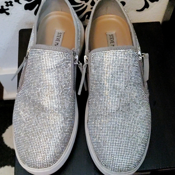 Steve Madden Women's Sneakers White Grey Benton Gems Slip On Zip Up Size 9.5 - Picture 2 of 5